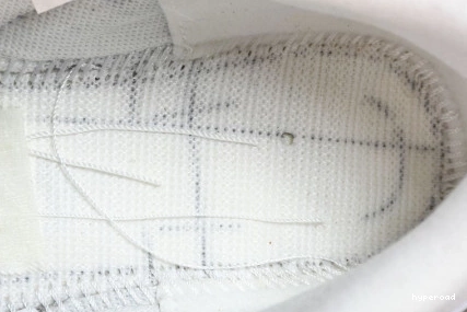 Hyperoad WHITE RETRO 3 “UNC” JORDAN AIR 0829